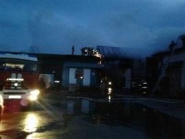 В Промышленном районе Самары произошел пожар на складе автозапчастей