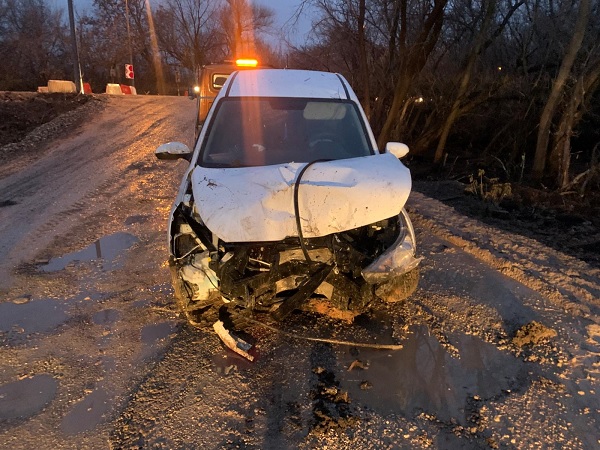 Влетел в дерево: пятеро человек пострадали в ДТП с пьяным водителем под Самарой