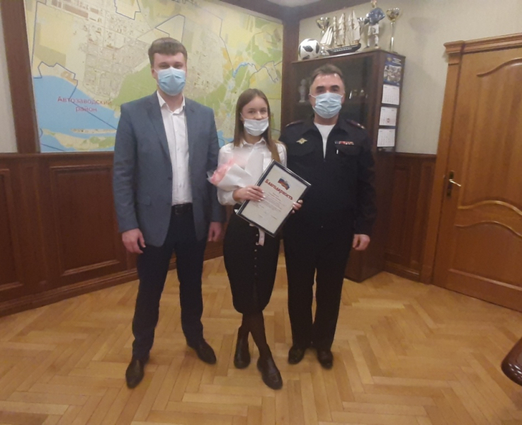 Жительница Тольятти спасла женщину от мошенников, сохранив ей почти 2 млн рублей