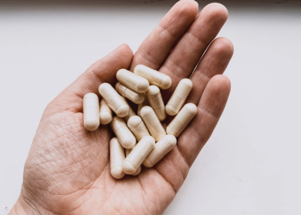 Врач Уланкина рассказала, чем опасно смешивание алкоголя с лекарствами