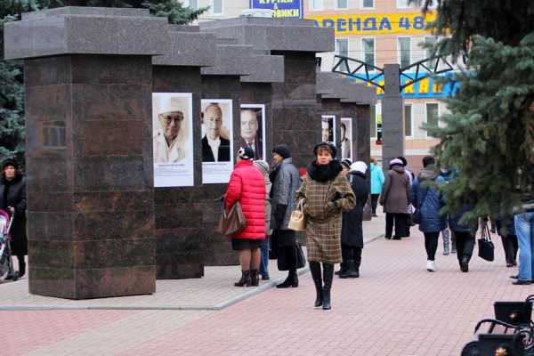 В мае в Тольятти выберут имена тех, чьи портреты повесят на аллее Славы