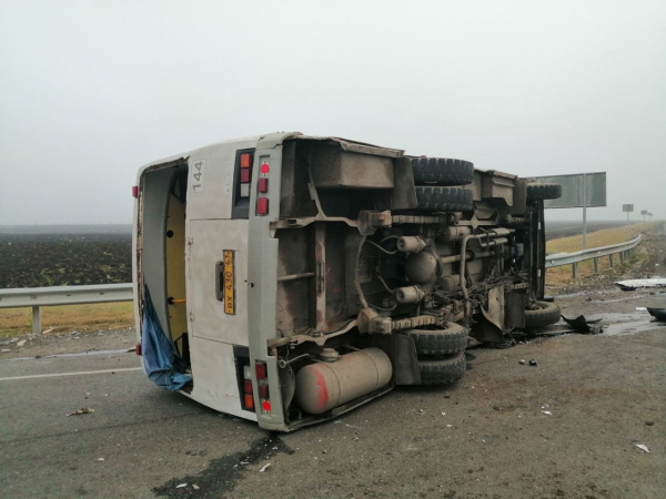 Под Самарой водитель автобуса на скорости протаранил "газель"