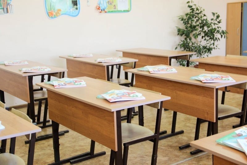 Мебель, освещение и климат: как организовать рабочее место школьника