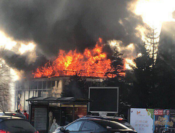 Пожар рядом с КРЦ Звезда в Самаре тушили 70 человек