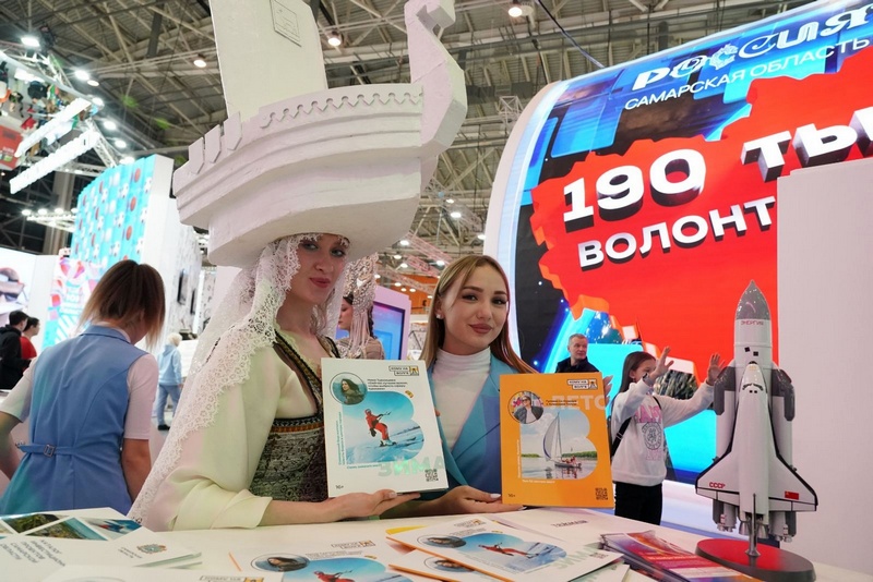 Гостей стенда Самарской области на выставке "Россия" пригласили на соревнования по сноукайтингу 