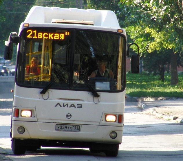 В Самаре автобусы пустили в объезд из-за прорыва трубы на Ташкентской