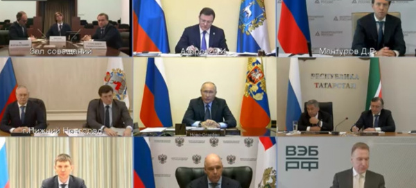 Дмитрий Азаров принимает участие в совещании по развитию автопрома, которое проводит Владимир Путин