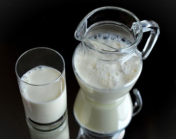 В Новосибирске учащимся трех школ на переменах будут давать молоко 
