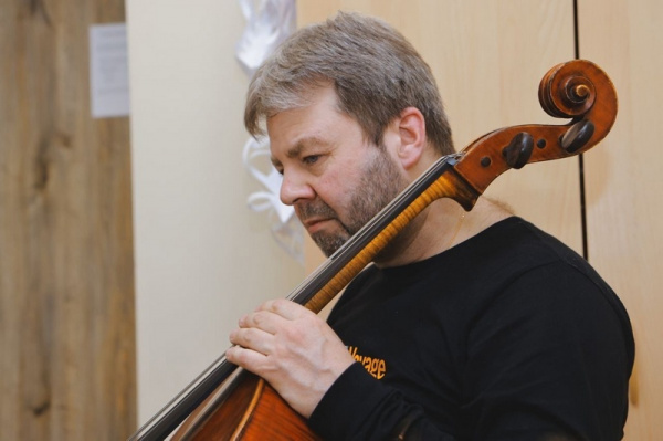 Мастер-класс от маэстро: музыканты Новокуйбышевска пообщались с заслуженным артистом России Николаем Солоновичем 