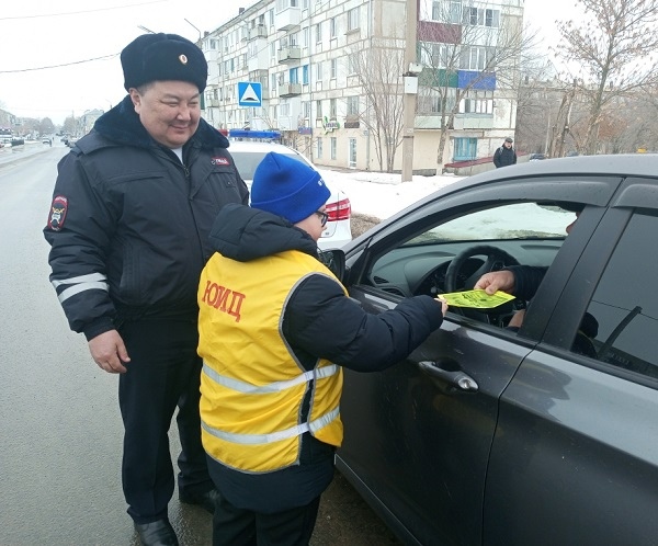В Самарской области вместе с инспекторами ДПС на дежурство вышли дети