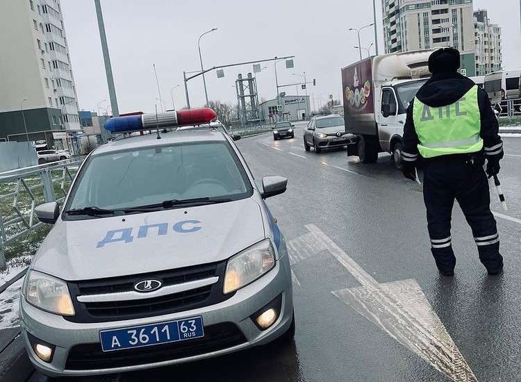 В Самарской области сотрудники ГИБДД поймали 64 нетрезвых водителя за минувшие выходные