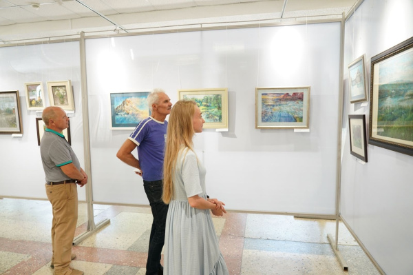 "В гармонии с природой": в Самаре проходит выставка произведений Любови Махнычевой