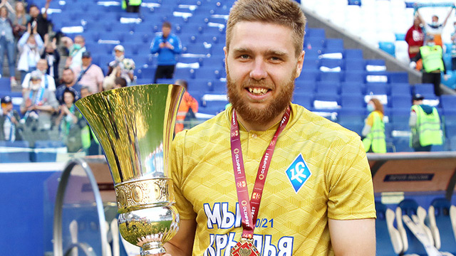 Иван Сергеев признан лучшим футболистом сезона в Футбольной национальной лиге