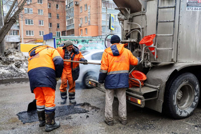 В Самаре аварийно-ямочный ремонт дорог выполнен на 55 % 