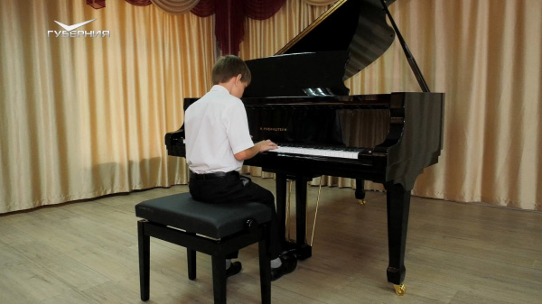 В Самаре школа искусств получила новые музыкальные инструменты и интерактивное оборудование