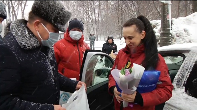 В Самаре у парка Гагарина на дороги вышел праздничный патруль