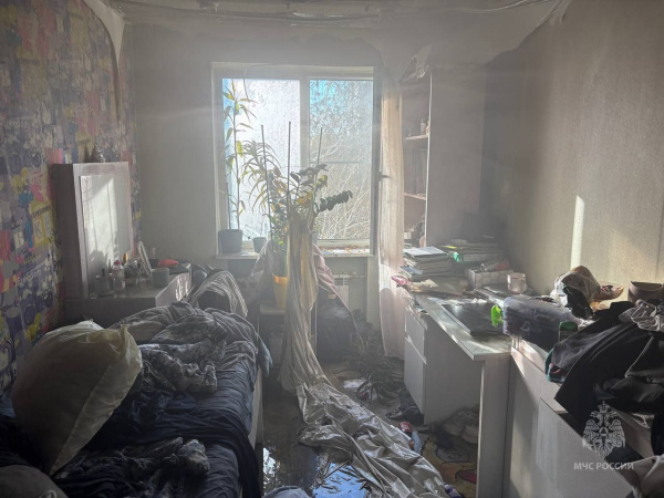 В Самаре из-за загоревшегося роутера эвакуировали подъезд и спасли пять человек