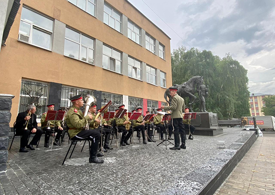В Самаре стартовали летние вечера духовой музыки