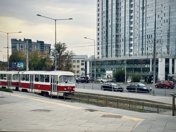 В Самаре 14 октября по Ново-Садовой проехал дымящийся трамвай