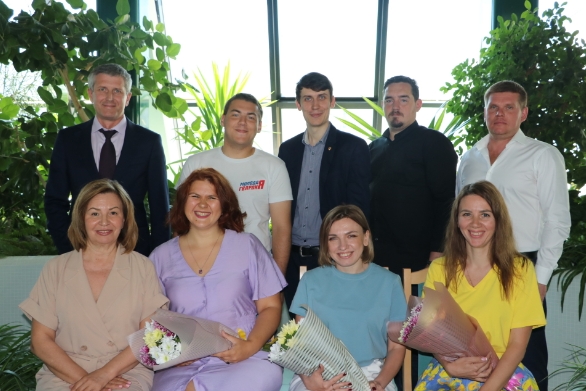 Накануне Дня семьи, любви и верности в Самаре подвели итоги фотоконкурса "Пока все дома"