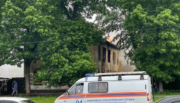 В Самаре в заброшенном здании на Осипенко вспыхнул пожар