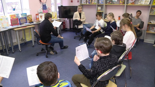 В Самаре режиссер театральной студии провел мастер-класс для читателей областной детской библиотеки