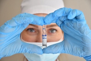 Гинцбург заявил о создании вакцины против еще трех видов омикрон-штамма COVID-19 