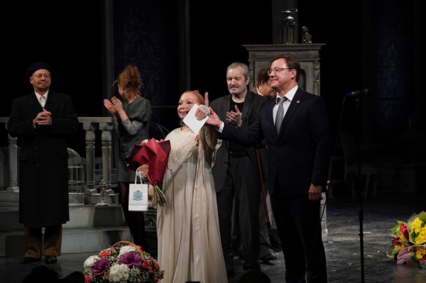 "Театр хранит традиции великих режиссеров": Дмитрий Азаров поздравил самарский театр драмы со 170-летием