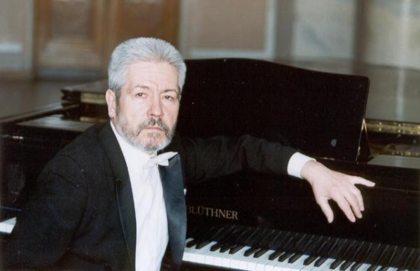 В Самаре ушел из жизни бывший дирижер театра оперы и балета (16+)