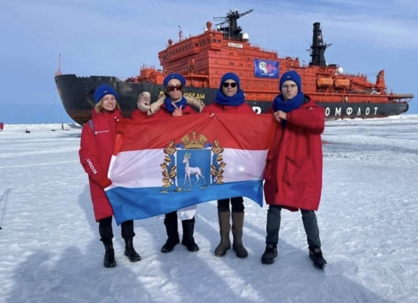 Флаг Самарской области добрался на Северного полюса