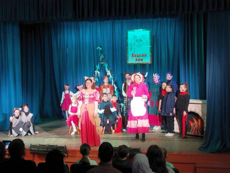 Сызранский детский театр вновь представил "Кошкин дом" 