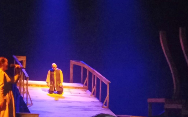 В Самаре на открытии фестиваля "Волга театральная" зрители увидели исторический спектакль