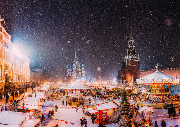 Четверть российских туристов планируют поехать зимой в Москву 