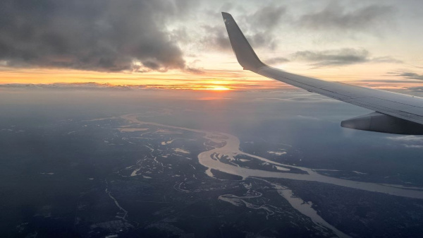 Над Самарой самолет из-за угрозы столкновения ушел на второй круг