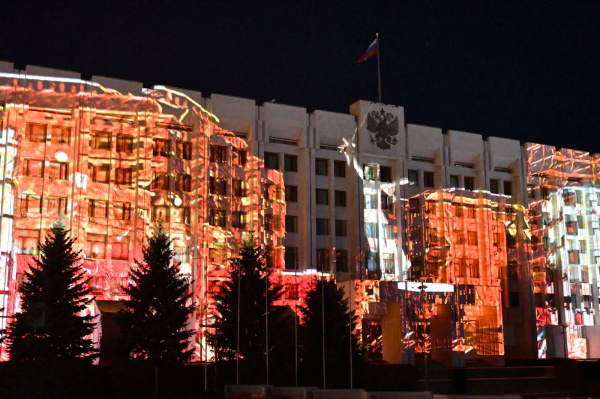 В Самаре на здание Правительства спроецировали события Второй мировой войны