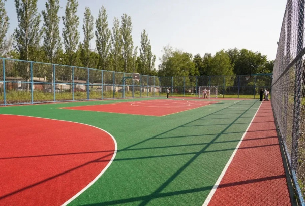 Поле возможностей: в Самаре преобразили очередную спортплощадку