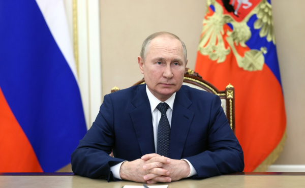 Путин подписал закон о пониженных налоговых ставках для участников СПИК