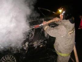 На улице Баныкина в Тольятти сгорел автомобиль