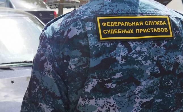 Житель Самары забыл про двух сыновей и остался без BMW