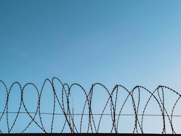 В Самарской области в СИЗО пытались пронести телефоны и наркотики