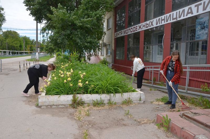 Работа на лето: в Безенчукском районе активно трудоустраивают подростков 