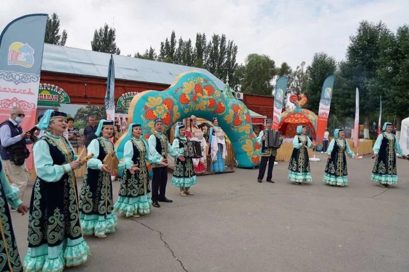 В Самаре Вячеслав Федорищев принял участие в татарском национальном празднике Сабантуй