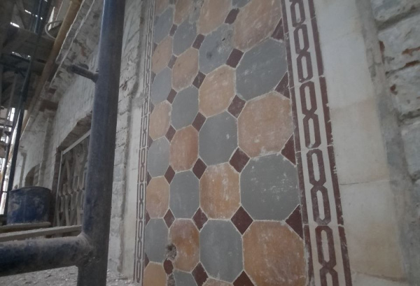 Обнаружили старинную плитку: самарцам показали ход ремонта дома купца Колосова