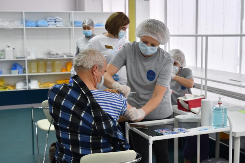 В Самарской области Дмитрий Азаров напомнил о едином дне вакцинации от COVID-19 4 апреля 2022 года