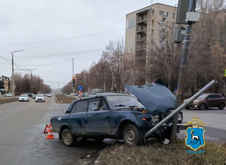 В Тольятти 3 декабря столкнулись две легковушки