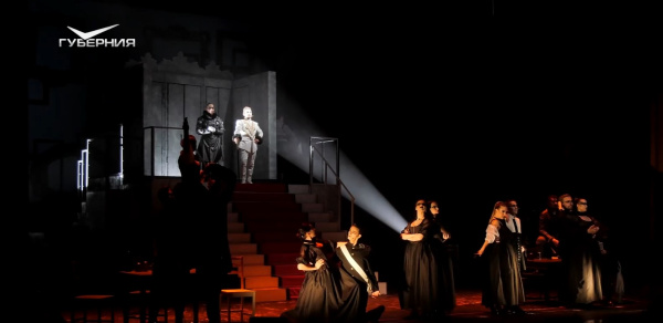 В Самарском драмтеатре прошли первые показы музыкально-драматического спектакля "Два благородных дона"