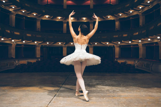 В Новосибирске 38-летняя балерина стала самой молодой пенсионеркой 