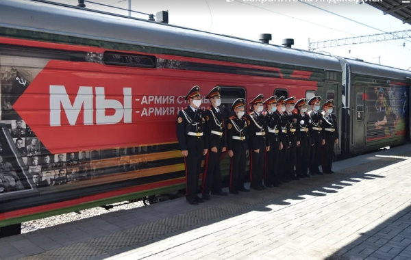 В Самаре 12 тысяч человек посетили акцию тематического поезда "Мы - армия страны! Мы - армия народа!"