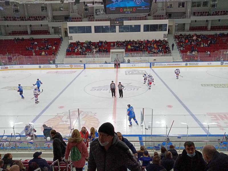 Самарские хоккеисты одержали первую победу в новом Дворце спорта 