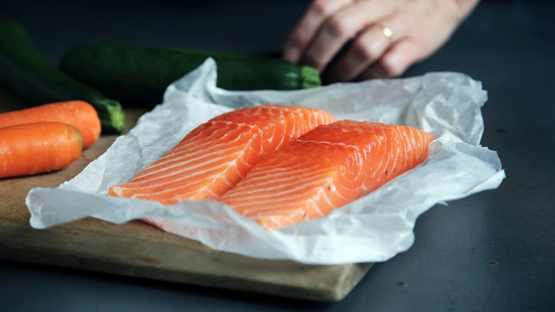 Брускетты с лососем: какие блюда порекомендовали врачи для новогоднего стола